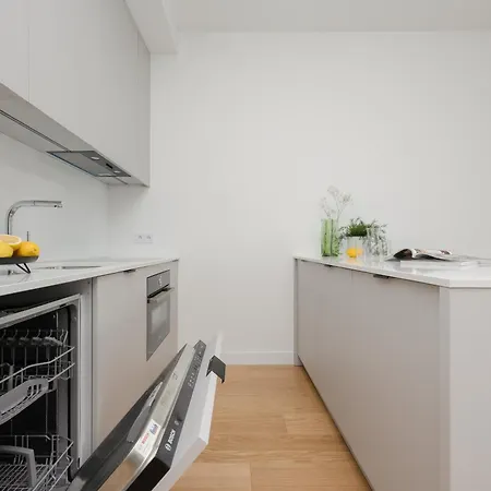 Luxurious And Modern Apartments In Warsaw City Center With Parking By Renters Prestige Exterior photo